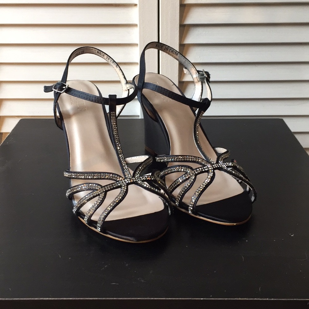 David’s Bridal Size 8 Women’s Wedge